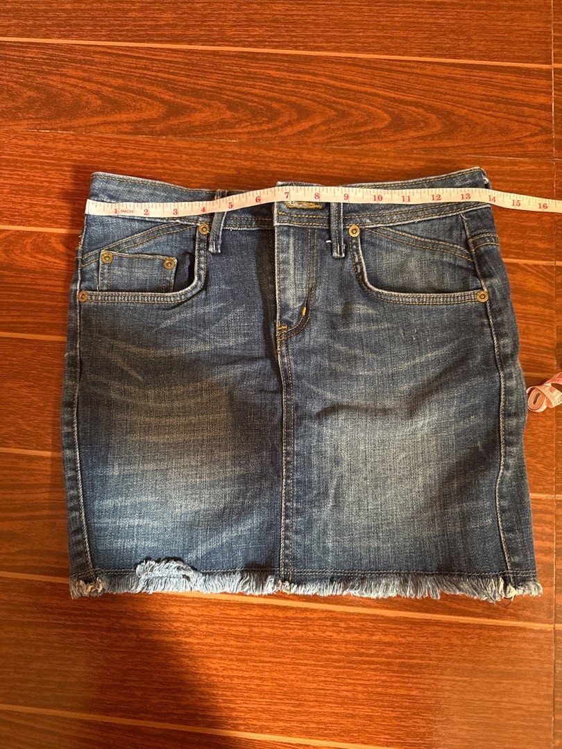 Dickies Denim Skirt 27 (Category: Skirts) located in Candaba. Submitted by decklattering (Listing ID 1410732312, Image 1). Description: Size 27 on tag.