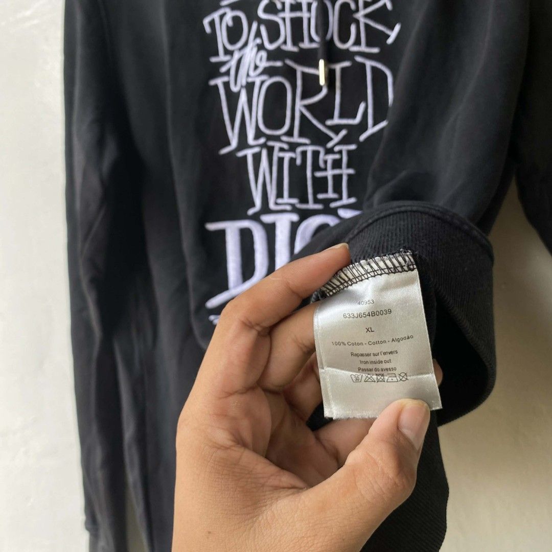 Dior x Stussy Hoodie (Category: Coats, Jackets and Outerwear) located in Buenavista. Submitted by b.side_fleamart (Listing ID 1410798239, Image 3). Description: Dior x Stussy -23x29 -very good condi, needs wash, scratch on ravings.