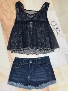 (Category: ) located in . Submitted by clothioning (Listing ID 1410889163, Image 1). Description: .