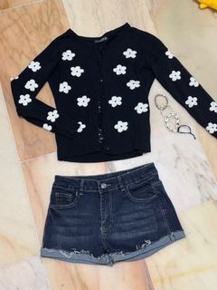 (Category: ) located in . Submitted by clothioning (Listing ID 1410889329, Image 1). Description: .