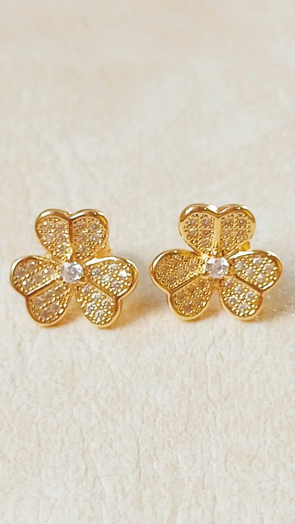 Lv earrings from japan (Category: Luxury Accessories) located in Manila. Submitted by osaze_27japanbags (Listing ID 1410733742, Image 3). Description: Lv earrings from japan no flaws with markings with gift box kindly pm me.