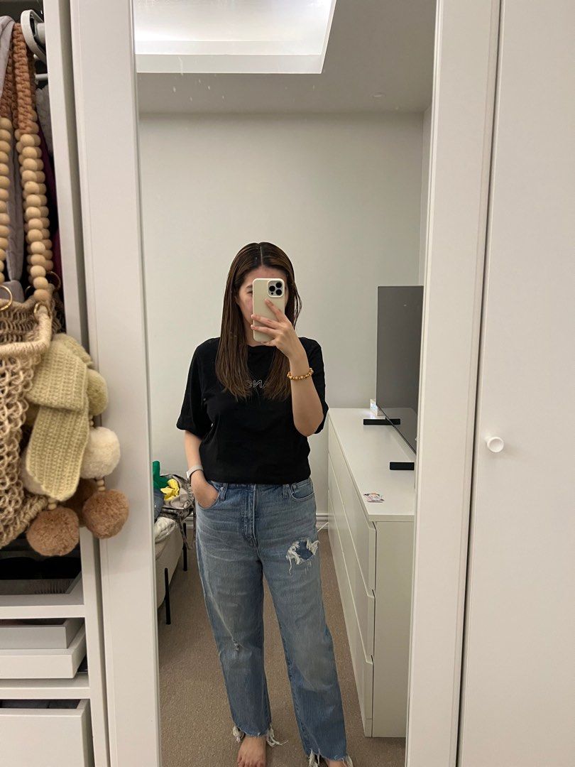 Madewell Classic Straight Jeans - Size 30 (Category: Jeans) located in Rodriguez. Submitted by preaimebyjc (Listing ID 1410848101, Image 1). Description: - Madewell Classic Straight Jeans - Light wash - Size 30 - Straight leg fit - Distressed details - Perfect for everyday wear bought in the US for 135usd or Php ~8k the size is kinda big for me, just took a pic of me wearing it for reference :) see also the size chart in the last pic.