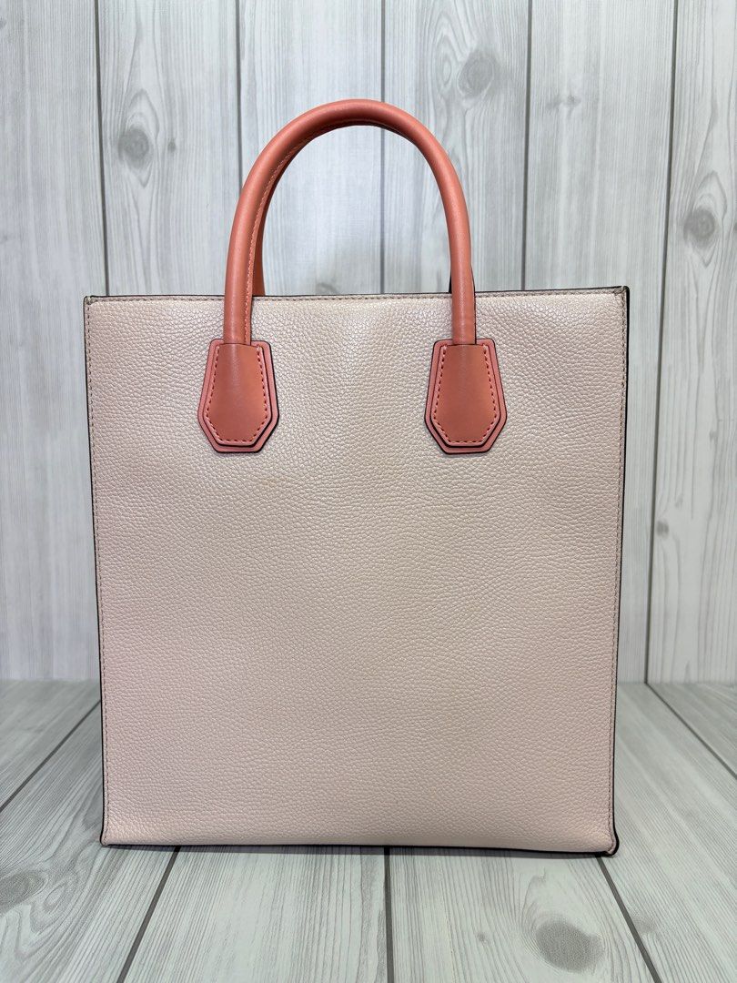 MK Mercer (Category: Luxury Bags & Wallets) located in Bacoor. Submitted by jpnbagselections (Listing ID 1410861699, Image 2). Description: M K Mercer Two-way Bag 🇯🇵 Approx. 11x11.5 inches ✈️ Nationwide shipping ✔️ COD & Layaway accepted 📍 Bacoor City, Cavite All our items our guaranteed authentic and original, carefully selected from Japan auctions. Please note that these are preloved pieces, so minor signs of use may be expected. Carefully r