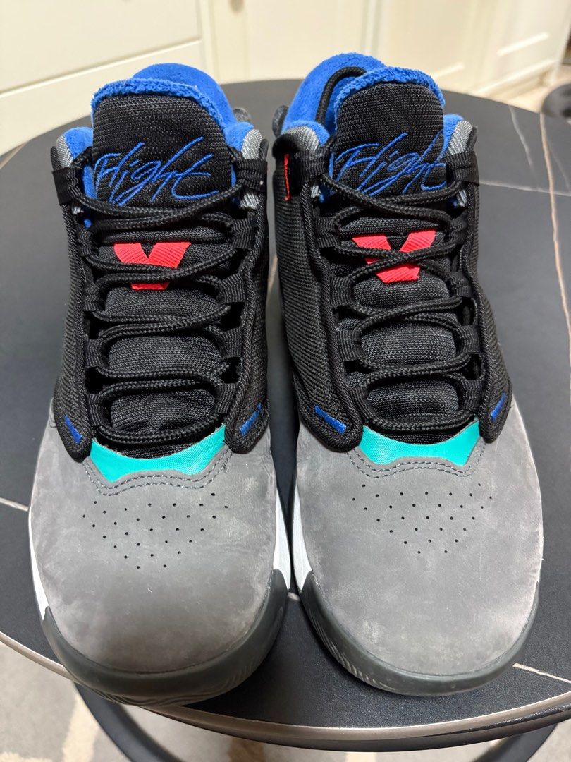 Jordan Flight Rubber Shoes (Category: Sneakers) located in Muntinlupa City. Submitted by rmsalberto (Listing ID 1410790669, Image 3). Description: Guaranteed authentic Jordan Flight Size US 7 Very good condition Store bought With QR code No issues Payment first via gcash Pickup only at Muntinlupa or BGC.