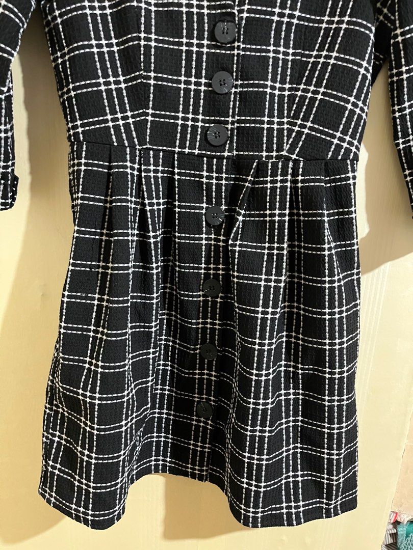 Original Zara Dress (Category: Dresses) located in Santa Rosa. Submitted by aracat (Listing ID 1410787673, Image 3). Description: Used occasionally Size XS Made in Turkey Measurements Length 32inchess Bust 32- 34inches Waistline 28inches .