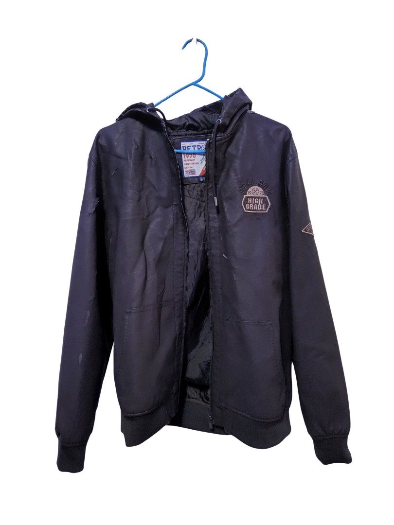 Petrol 1970 Premium Utilitarian Denim Jacket (Category: Coats, Jackets and Outerwear) located in Cavite. Submitted by _thriftfix (Listing ID 1410814911, Image 1). Description: 𝗦𝗜𝗭𝗘 📏 - LENGTH: 68cm - WIDTH: 47cm 𝗖𝗢𝗟𝗢𝗥 🟫 - Brown - The product has only been worn a few times and is well-fitted. It fits for both Men and Women. However, there leather is worn off so lower expectations. 𝗟𝗢𝗖𝗔𝗧𝗜𝗢𝗡📍 - Cavite 𝗗𝗘𝗟𝗜𝗩𝗘𝗥𝗬 🚚 - Items 