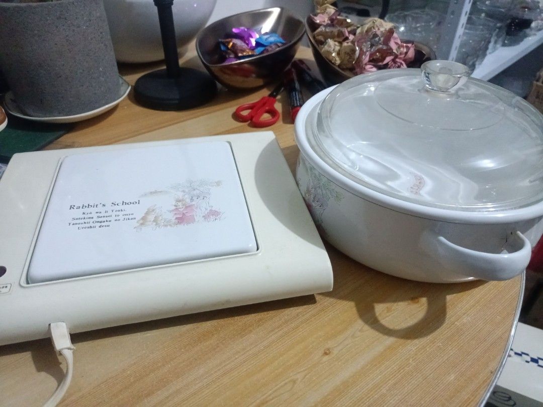 Rabbits School enamel cookware set (Category: BBQ, Grills & Hotpots) located in Cavite. Submitted by hammy18 (Listing ID 1410885084, Image 1). Description: enamel cookware set with glass lid and a matching stove.