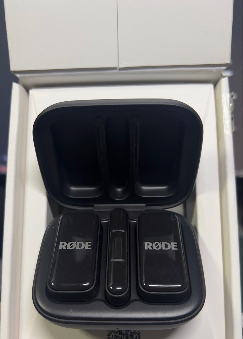 RODE WIRELESS MICRO (Category: Microphones) located in Manila. Submitted by makeupetc (Listing ID 1410899603, Image 3). Description: RFS: I don’t use it anymore Color: black •Lightning adapter version •Complete accessories, no issue Medyo may dumi lang yung inner box .