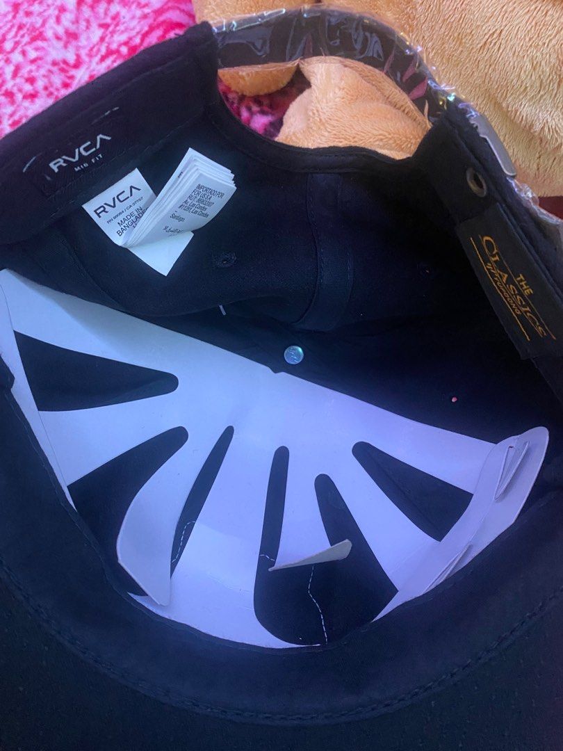 RVCA Mid Fit Cap (Category: Caps & Hats) located in Davao. Submitted by philippinessurfbrand (Listing ID 1410725829, Image 2). Description: Christmas Promo!!! Brand new: Authentic / Legit / Original Bought in Abu Dhabi Price - 800 pesos ON HAND! MOP: Gcash or BDO bank transfer Location: Davao city Free SHIPPING via J&T.