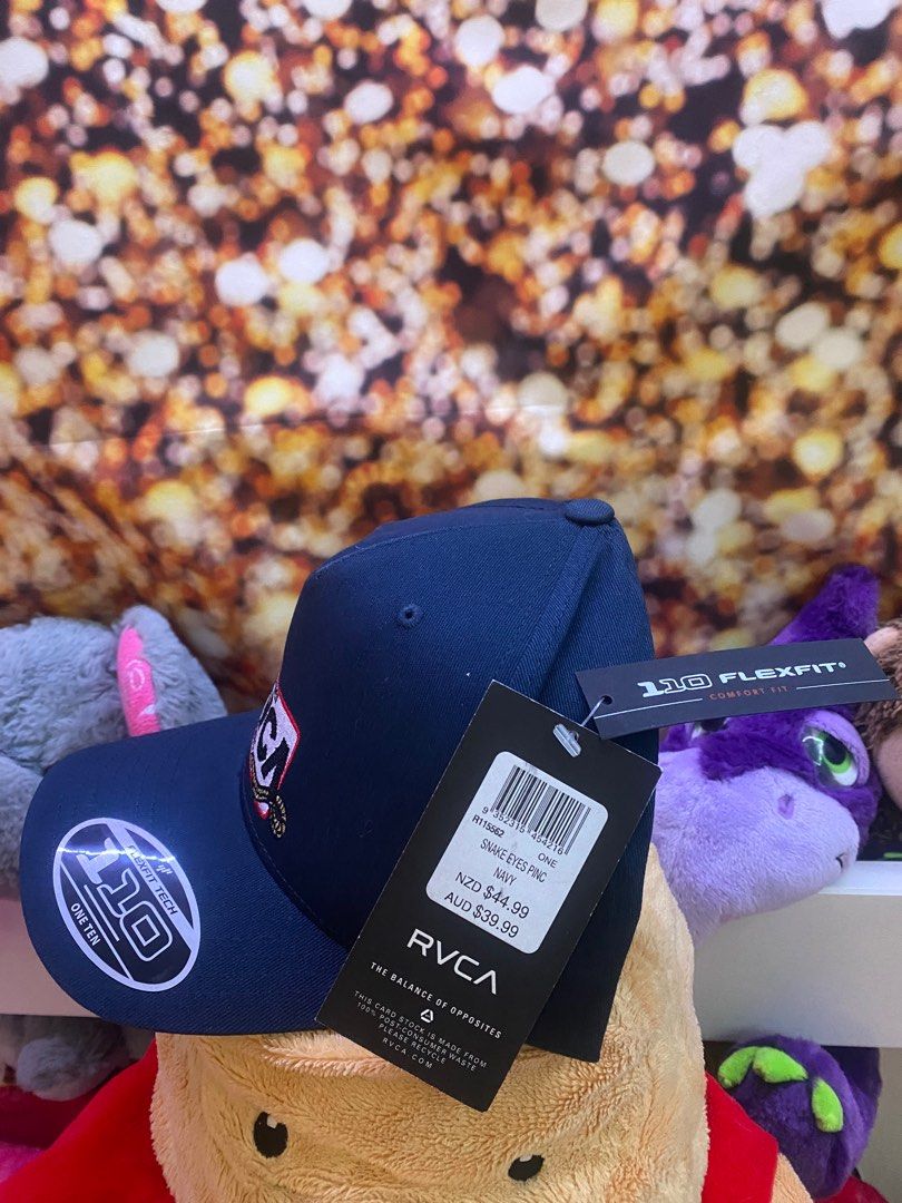 RVCA Snake Eyes Flexfit Cap (Category: Caps & Hats) located in Davao. Submitted by philippinessurfbrand (Listing ID 1410725844, Image 2). Description: Christmas Promo!!! Brand new: Authentic / Legit / Original Bought in Abu Dhabi Price - 800 pesos ON HAND! MOP: Gcash or BDO bank transfer Location: Davao city Free SHIPPING via J&T.