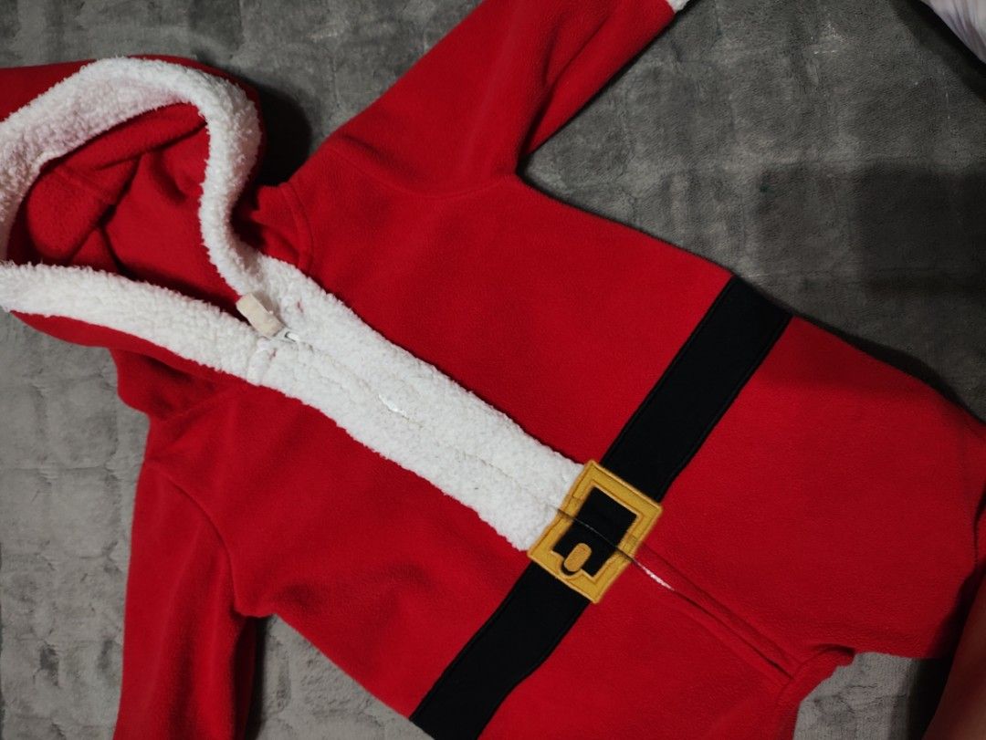 Santa Claus Onesie (Category: Babies & Kids Fashion) located in Quezon City. Submitted by soop613 (Listing ID 1410819958, Image 1). Description: carters 3m.