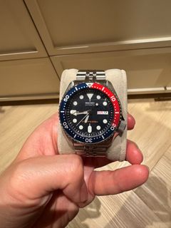 (Category: ) located in . Submitted by watchenders (Listing ID 1410836264, Image 1). Description: .