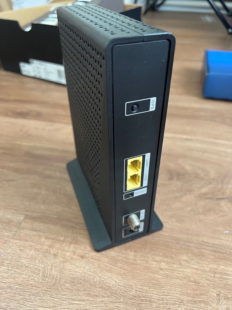 SKY Cable Modem (Category: Cables & Adaptors) located in Taguig. Submitted by erwinej (Listing ID 1410733913, Image 3). Description: SKY Router access point modem CM5200 12/2020 100% working RFS: Declutter Location: Pasig, BGC, or Bacoor by schedule..