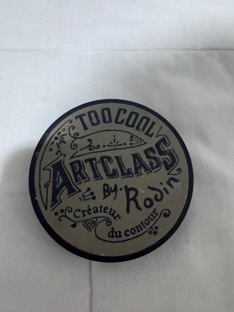 Too Cool For School Artclass By Rodin Bronzer (Category: Makeup) located in Manila. Submitted by decluterthings888 (Listing ID 1410845366, Image 1). Description: - Too Cool For School Artclass By Rodin bronzer - Round compact with a mirror - Features a light brown bronzer shade.
