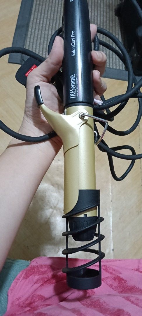 Tresemme Philips SalonCurl Pro - With Spiral Attachment (Category: Hair) located in Pasig City. Submitted by ani2684 (Listing ID 1410815789, Image 1). Description: .