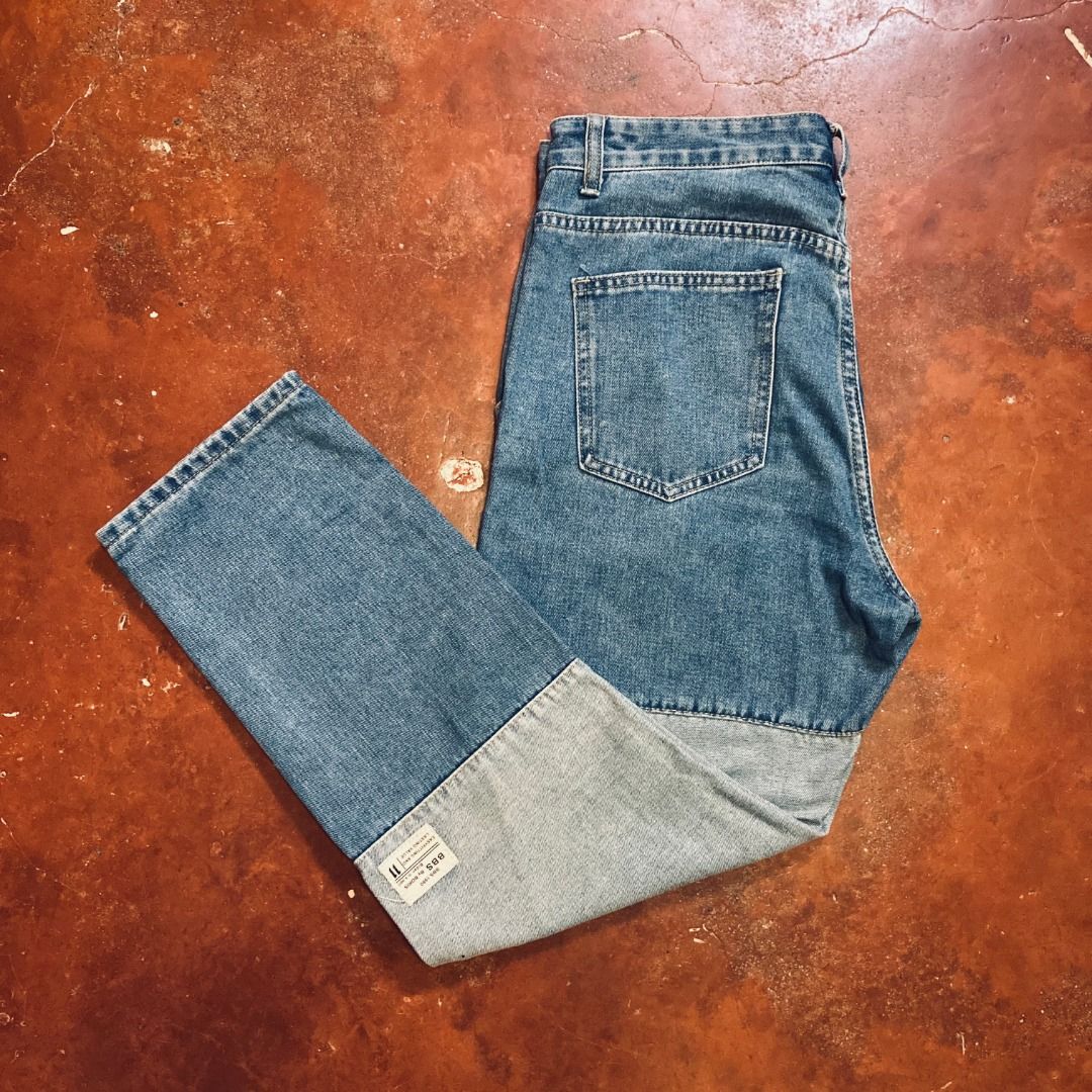 Two Tone Jeans (Category: Jeans) located in Rizal. Submitted by sensorix___ (Listing ID 1410833852, Image 1). Description: Two Tone Jeans DIMENSION: Waist - 32" Length - 38" Inseam - 26" Leg opening - 7" CONDITION - LIKE NEW COLOR RATE - 9 OUT OF 10.