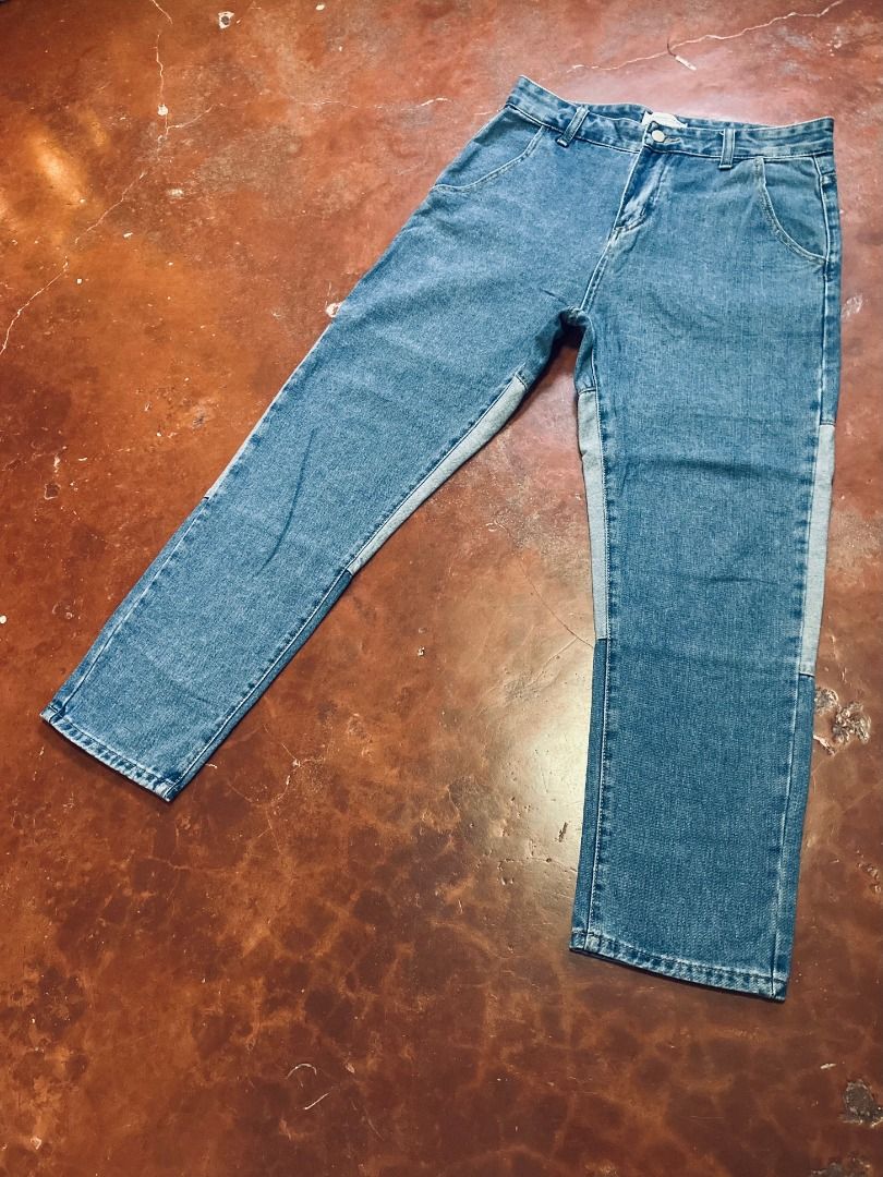 Two Tone Jeans (Category: Jeans) located in Rizal. Submitted by sensorix___ (Listing ID 1410833852, Image 2). Description: Two Tone Jeans DIMENSION: Waist - 32" Length - 38" Inseam - 26" Leg opening - 7" CONDITION - LIKE NEW COLOR RATE - 9 OUT OF 10.