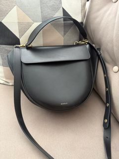 （分類：）位於 。 由 carman_mak 提交（商品編號 1410738773，圖片 1）。簡介： 。