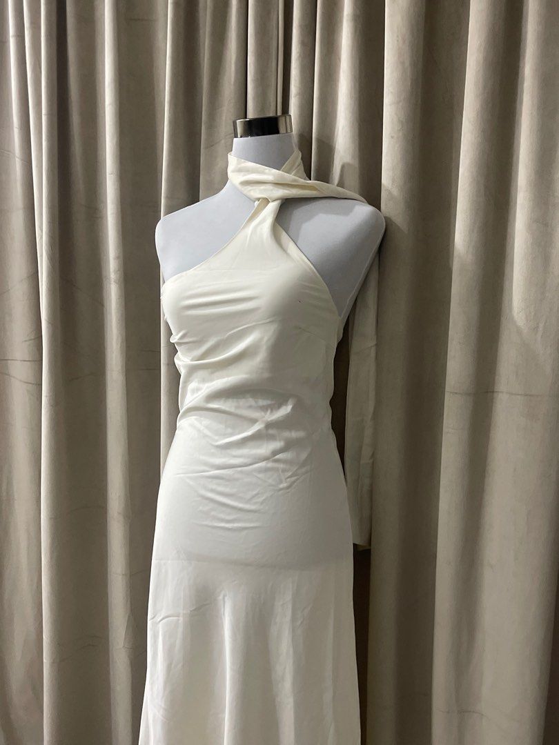 [ SOLD ] White Satin Midi Dress (Category: Dresses) located in Cavite. Submitted by devilourea (Listing ID 1410855201, Image 1). Description: - Smooth, flowing fabric - Ideal for special occasions - length: 47.5 - waist: 25-27 - with side zipper .