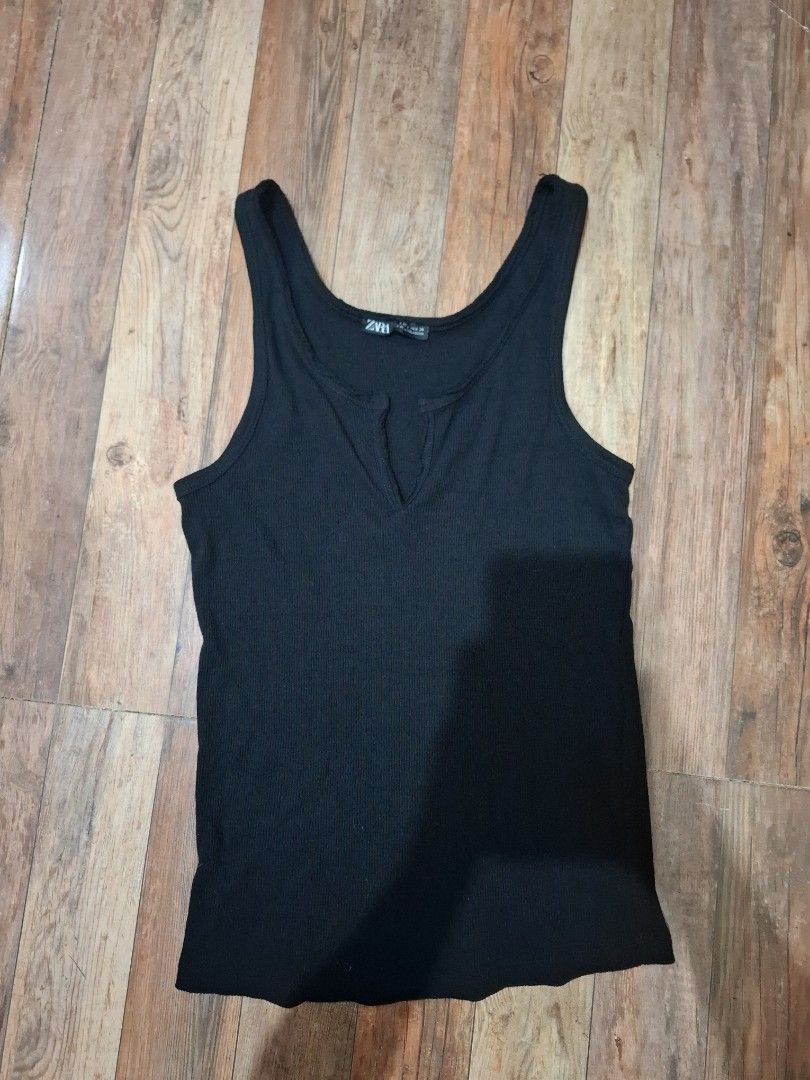 Zara V line Tank Top (Category: Sleeveless) located in Naguilian. Submitted by lieph26057 (Listing ID 1410864958, Image 3). Description: Full length Notes: ♡ First to pay basis~ ♡ Sf will be shouldered by the buyer. ♡ Item will marked sold once item is received ♡ Shipping via LBC/Jnt. ♡ Gcash Payment - No rush shipping - strictly no return, no exchange.