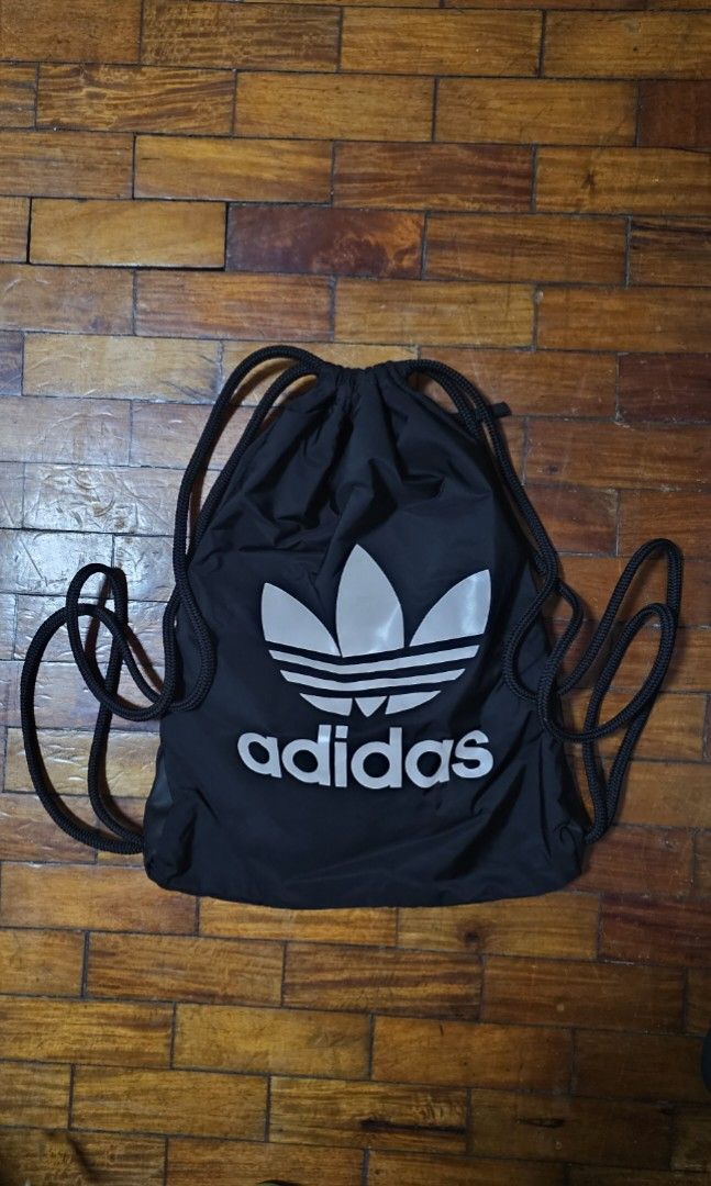 Adidas Drawstring Bag (Category: Backpacks) located in Marikina City. Submitted by megabytez (Listing ID 1410951512, Image 2). Description: – never used, just stored – punas lang tapos good as new 📩 gcash. bank transfer 🚚 jnt. ggx. flash. sdd. meet-up ⚠️ payo (prio). 1 week reserve (w/ 30% dp) 📍 marikina/katipunan.