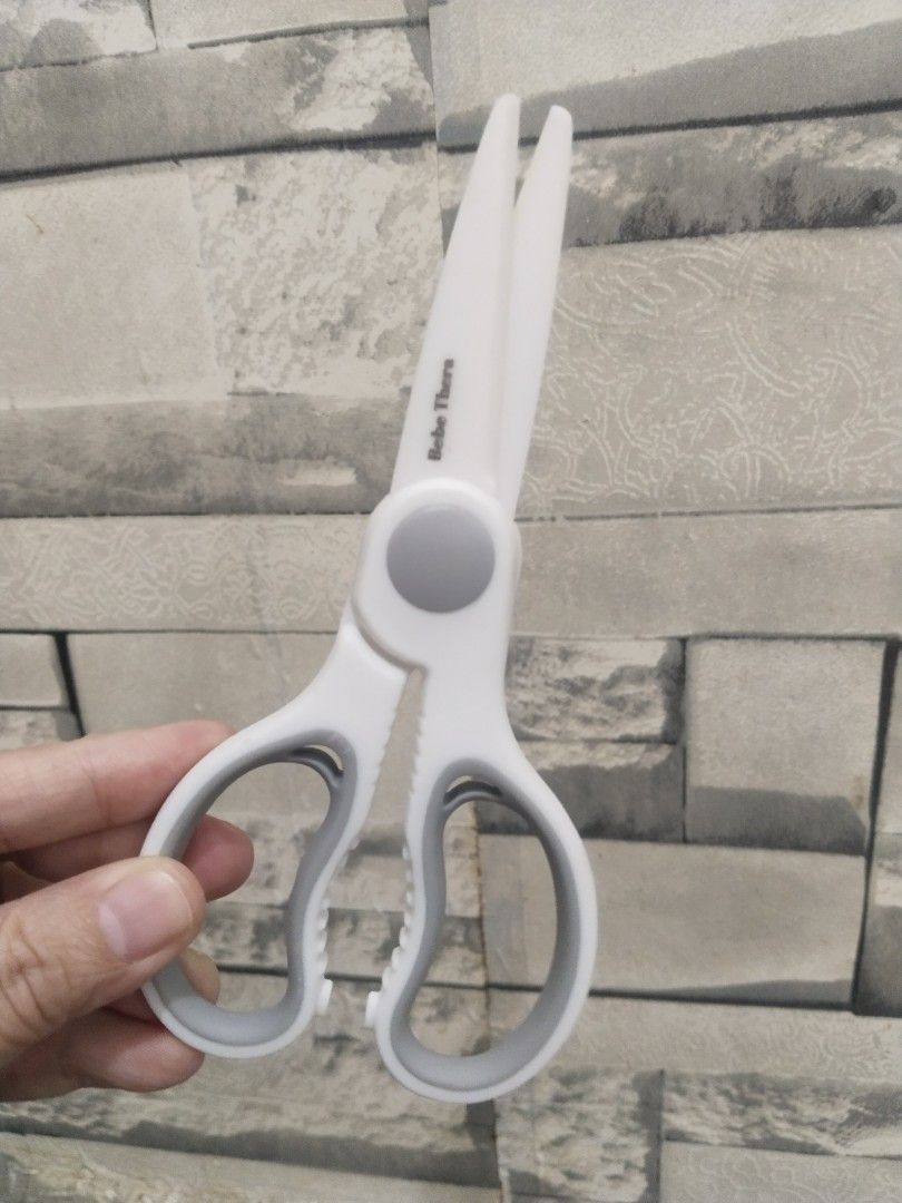 Affordable Japan Quality Scissors A😍👌 (Category: Craft Supplies & Tools) located in Malolos. Submitted by afford.japan (Listing ID 1410945816, Image 2). Description: 90 each.