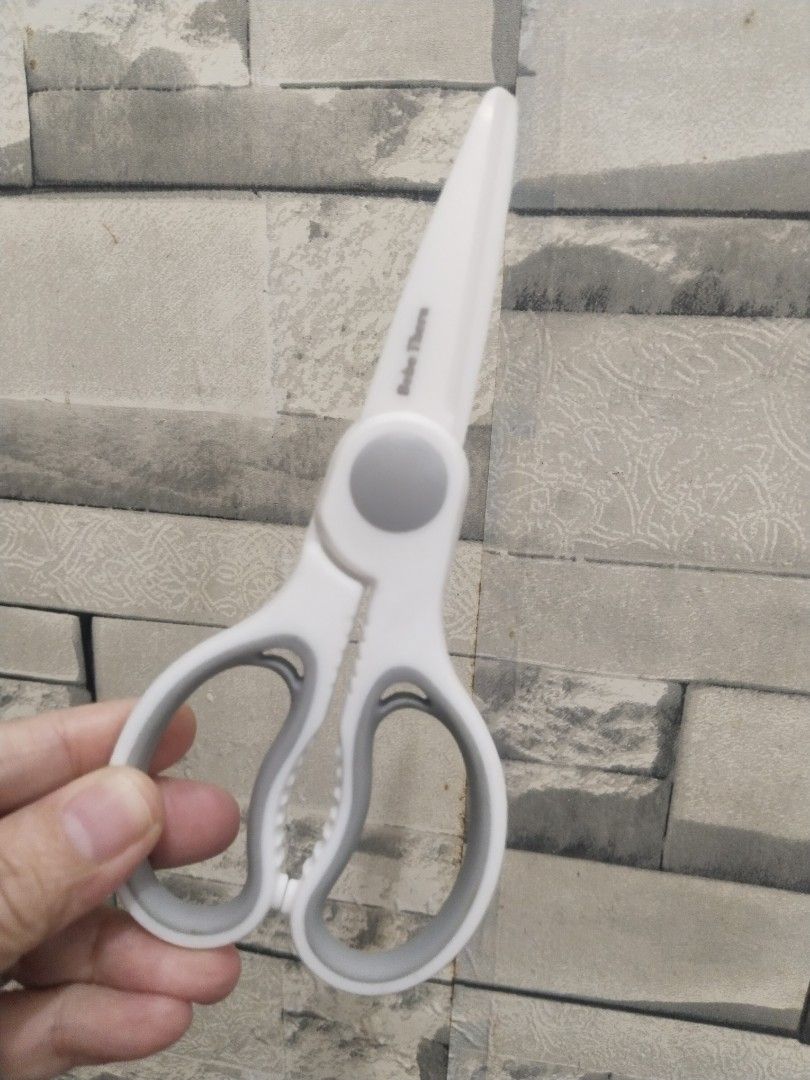 Affordable Japan Quality Scissors A😍👌 (Category: Craft Supplies & Tools) located in Malolos. Submitted by afford.japan (Listing ID 1410945816, Image 1). Description: 90 each.