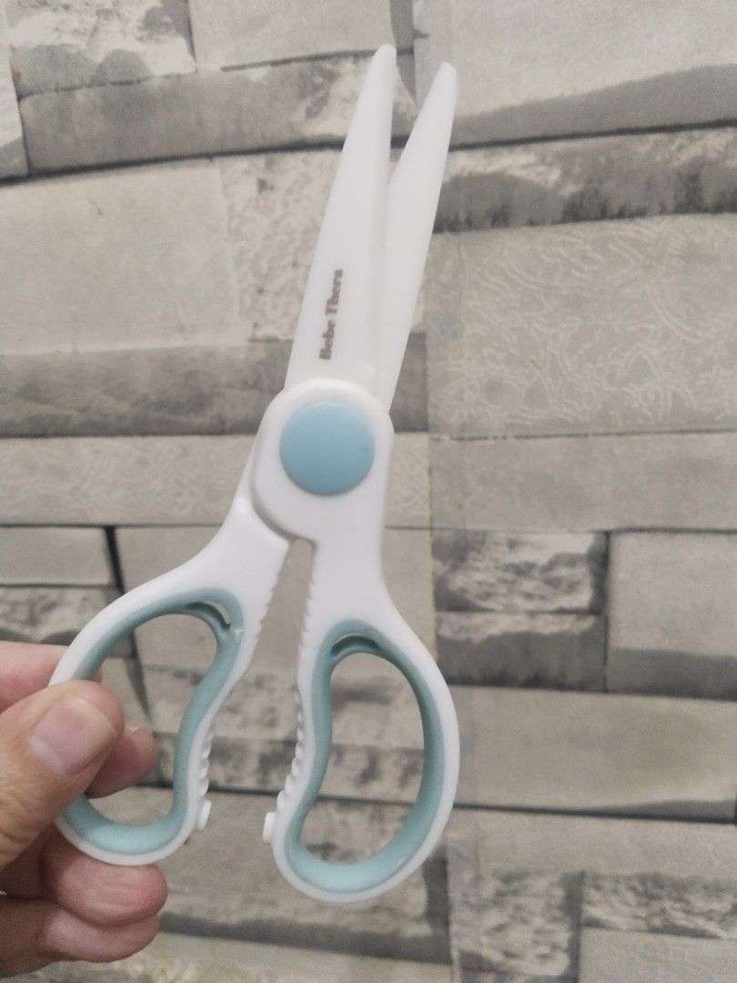 Affordable Japan Quality Scissors A😍👌 (Category: Craft Supplies & Tools) located in Malolos. Submitted by afford.japan (Listing ID 1410945816, Image 3). Description: 90 each.