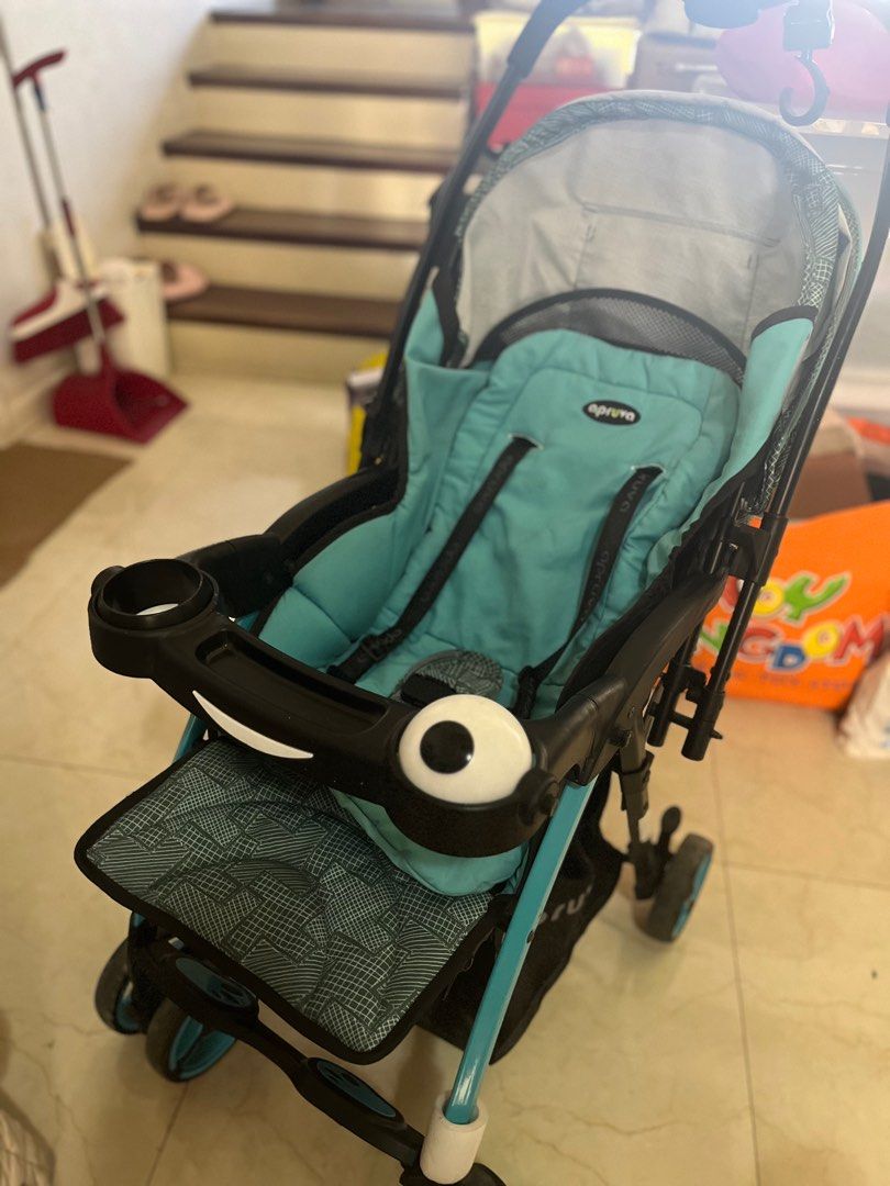 Apruva Aller Stroller (Category: Strollers) located in Makati City. Submitted by queensnow4 (Listing ID 1410939458, Image 3). Description: free stroller cover free stoller bag hook free diaper bag (blue) my tas tas ung storage sa ilalim but can be sewn/ repaired naman pick up- cubao/ obando bulacan meet up- for a fee.