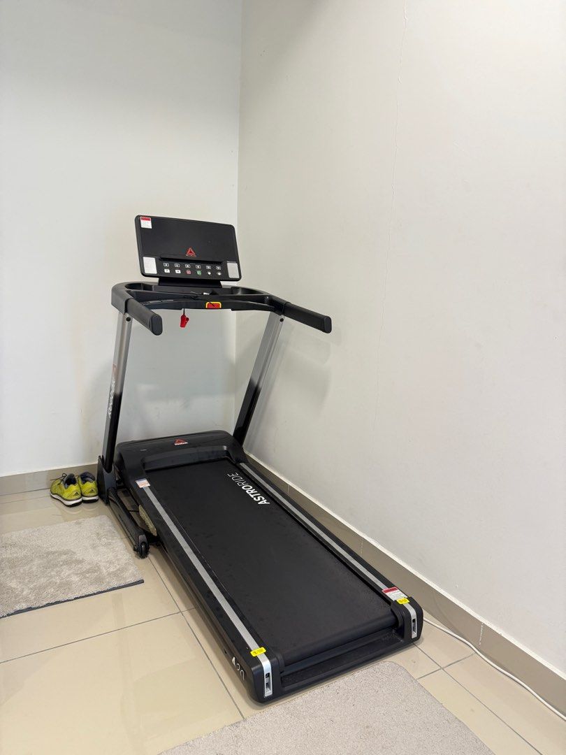 Astroride Threadmill (Category: Cardio & Fitness Machines) located in Shah Alam. Submitted by noor00 (Listing ID 1410986048, Image 1). Description: Still in good condition Rarely used Moving away so would like to change a new one Negotiable Please arrange own transportation thank you.