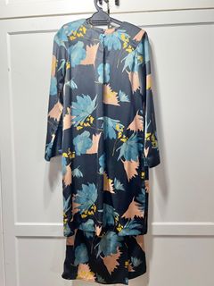 (Category: ) located in . Submitted by clearmywardrobe92 (Listing ID 1410909693, Image 1). Description: .