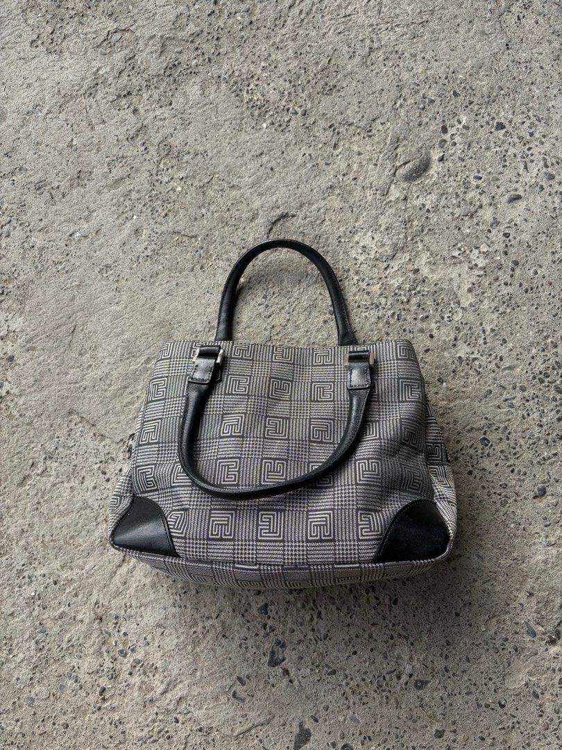 Balmain Monogram Hand Bag (Category: Luxury Bags & Wallets) located in Cabiao. Submitted by thelifeofgelo (Listing ID 1410963847, Image 3). Description: Balmain Monogram Hand Bag From Japan Good as new Price: 2500 + shipping fee .