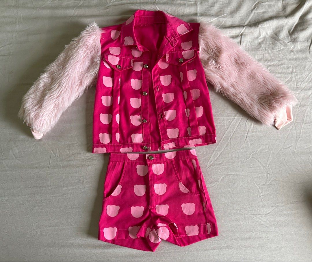 Barbie Jacket & Shorts Coords (Category: Babies & Kids Fashion) located in Muntinlupa City. Submitted by eksamano (Listing ID 1410929016, Image 1). Description: Barbie custom clothes. Used once for birthday party. Good quality. Shoulder 12 Chest 27 ( added na 5inch) Waist 21.5 Hips 25.5 Arm hole 13 ( added na 2inch) Sleeve length 14.5 Wrist circ 6.5 (added na 2inch) Top length. 16.5 Short length 8.5.
