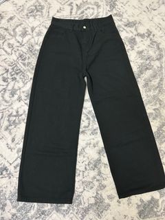 (Category: ) located in . Submitted by aar.thriftstore (Listing ID 1411037312, Image 1). Description: .