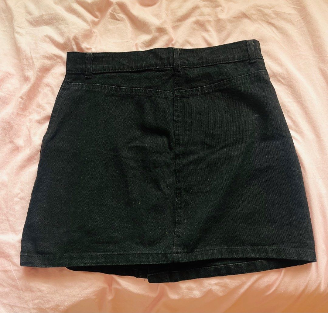 Black Denim Skirt (Category: Skirts) located in Rizal. Submitted by bubbles_1313 (Listing ID 1411042332, Image 2). Description: rfs: DECLUTTERING!! can fit s-m.