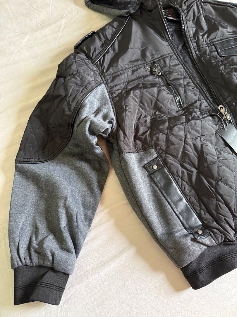 Black Winter Coat (Category: Coats, Jackets and Outerwear) located in Muntinlupa City. Submitted by eksamano (Listing ID 1410925402, Image 2). Description: Bnew thick warm Coat. Priced at $159.99. Selling at very low price. .