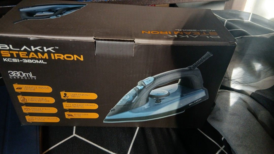 Blakk Steam Iron (Category: Irons & Steamers) located in Caloocan City. Submitted by carillo20019867 (Listing ID 1410901493, Image 2). Description: with free size 8.5 milanos dale shoes.