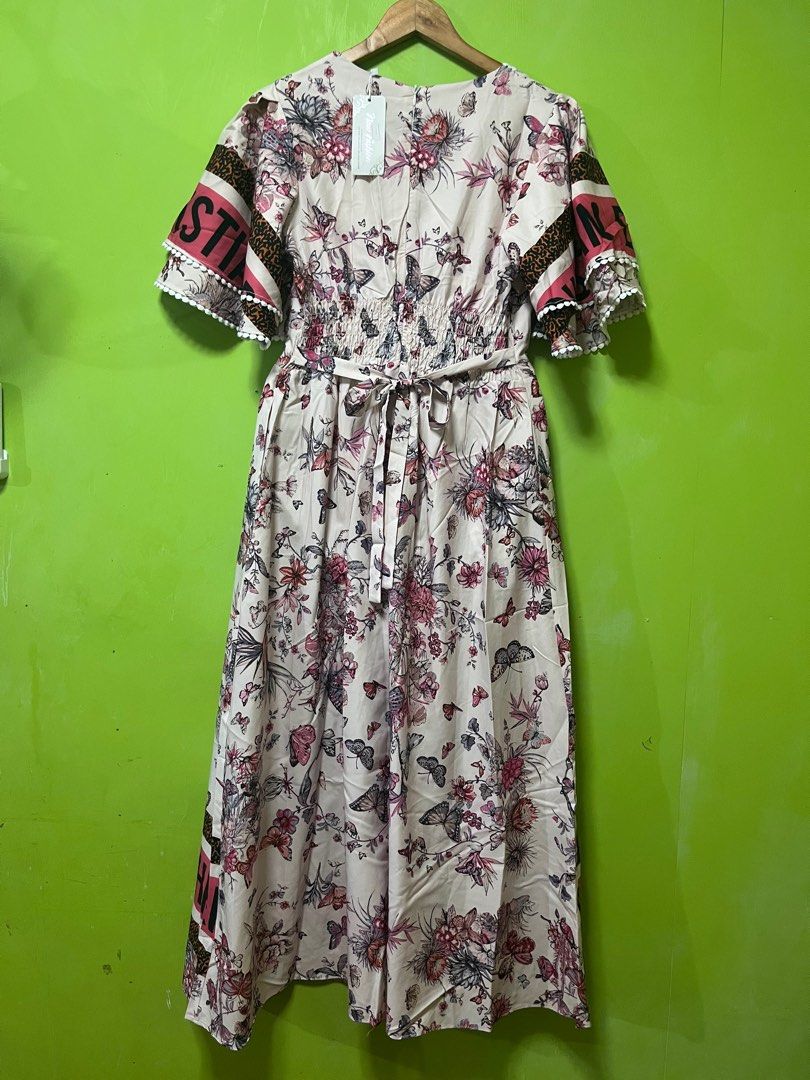 Butterfly padded maxi dress (Category: Dresses) located in Carmona. Submitted by boldbear.e4b354 (Listing ID 1411037597, Image 3). Description: Butterfly sleeve padded maxi dress Brand new length: 51 inches Zipper back Garterized waist w/ 2 side pockets Can fit up to large 👉430 📍location: Carmona, Cavite 📌Shipping: j&t/ lalamove 📌payment first basis+ sf 📌no cod/no reservation 📌pay now ship tomorrow .