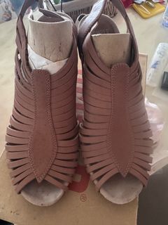 (Category: ) located in . Submitted by topshopsgsg (Listing ID 1411002022, Image 1). Description: .