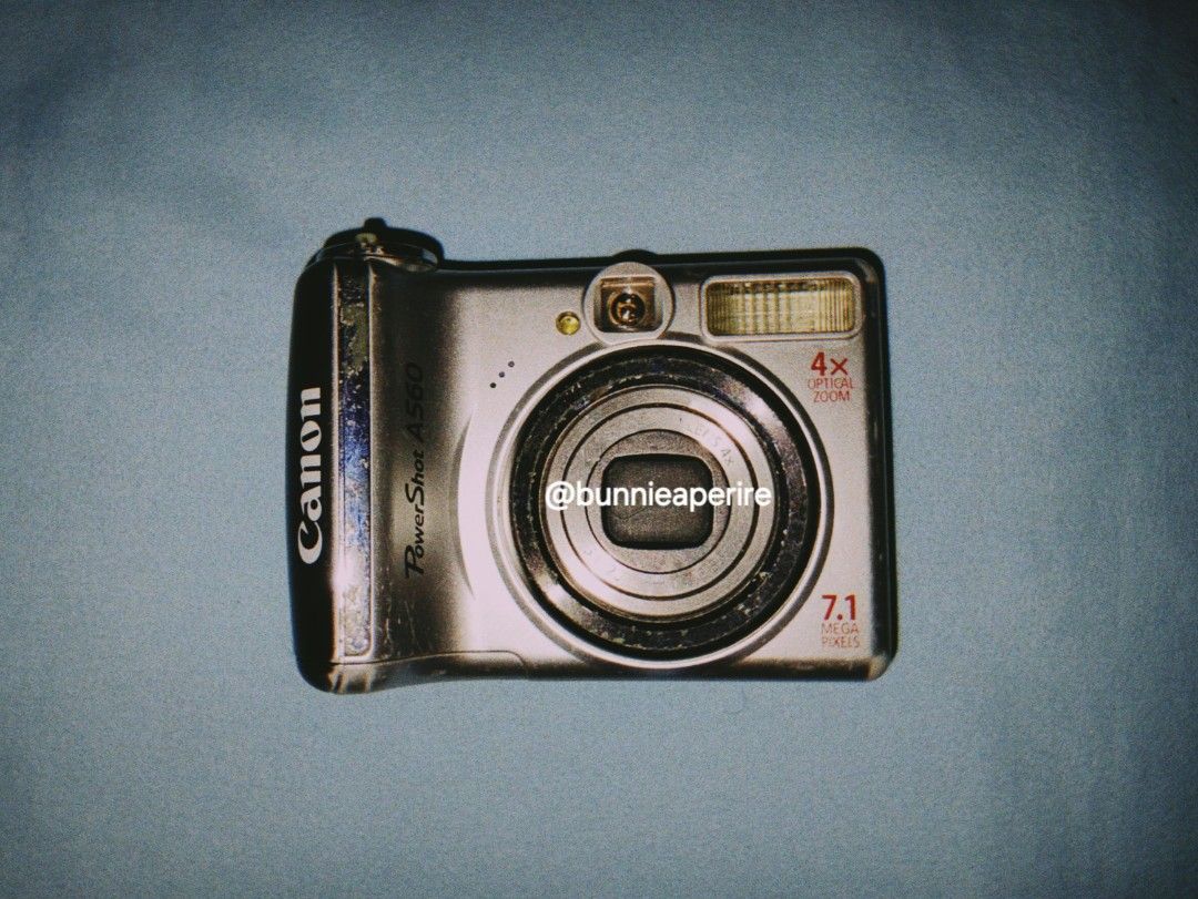 Canon PowerShot A560 (Category: Cameras) located in Manila. Submitted by bunnieaperire04 (Listing ID 1410990786, Image 1). Description: UNTESTED CAM!! -Needs Double AA Rechargeable Batteries -Has scratches and yellow thingy -Lalamove, J&T only -Buyer must pay thru GCASH. STRICTLY PAYMENT FIRST! 📍 Manila if u have any questions, feel free to ask ^___^.
