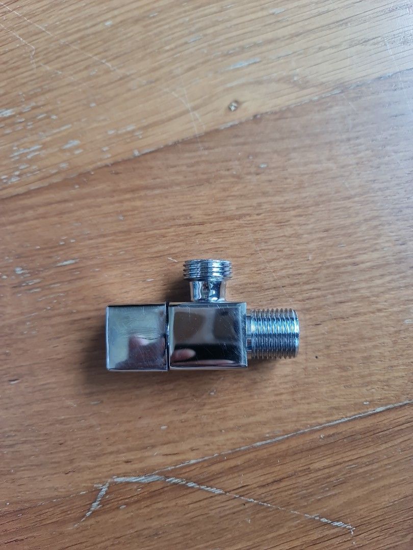 Chrome Angle Valve (Category: Bathroom & Kitchen Fixtures) located in Singapore. Submitted by quekmy (Listing ID 1410949021, Image 3). Description: - Unused chrome angle valve. - Suitable for plumbing. - Condition as shown in photos. - Enquiries welcome..