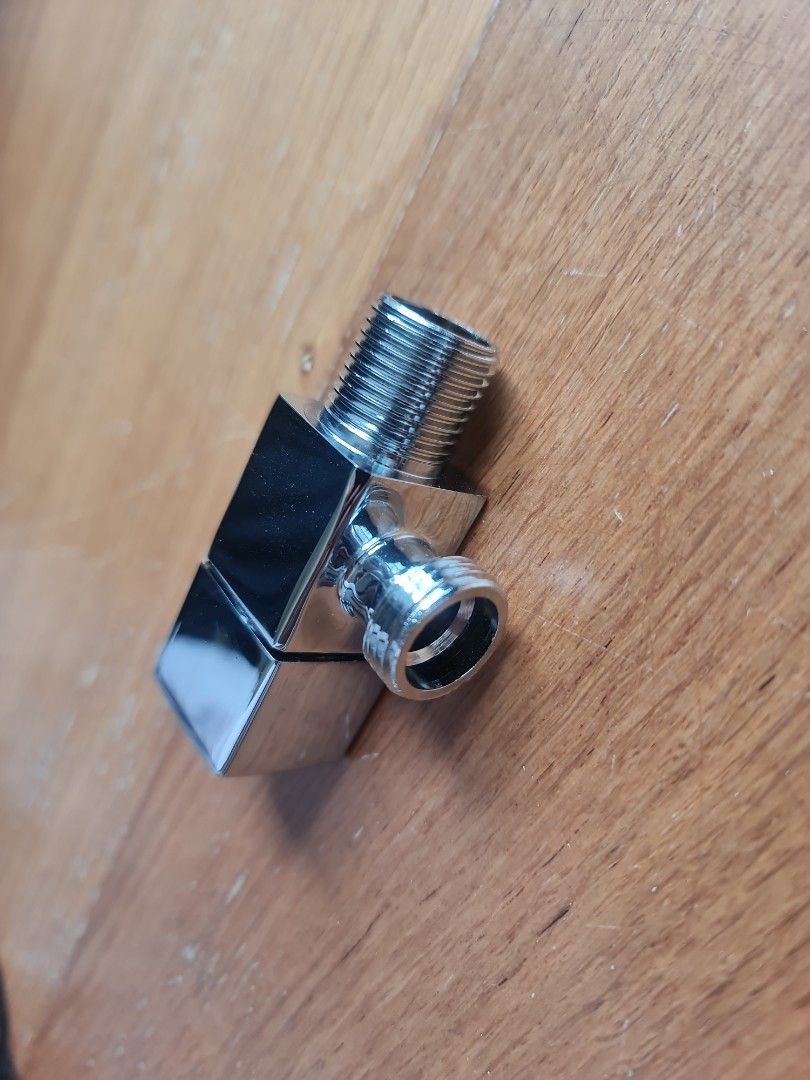 Chrome Angle Valve (Category: Bathroom & Kitchen Fixtures) located in Singapore. Submitted by quekmy (Listing ID 1410949021, Image 1). Description: - Unused chrome angle valve. - Suitable for plumbing. - Condition as shown in photos. - Enquiries welcome..