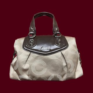(Category: ) located in . Submitted by labellevintage (Listing ID 1411062148, Image 1). Description: .