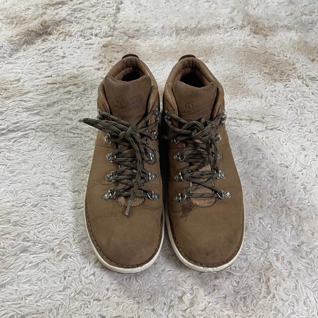 Danner Tramline 917 Boots Goretex (Category: Boots) located in Cavite. Submitted by grazyluxe (Listing ID 1410918457, Image 2). Description: Danner Tramline 917 Boots Goretex Details: - Good Condition - 8/10 Overall Usage - Brown / Signs of Usage - Leather / Goretex / Vibram / Ortholite Size: 8.5 US 2499php Free Shipping..