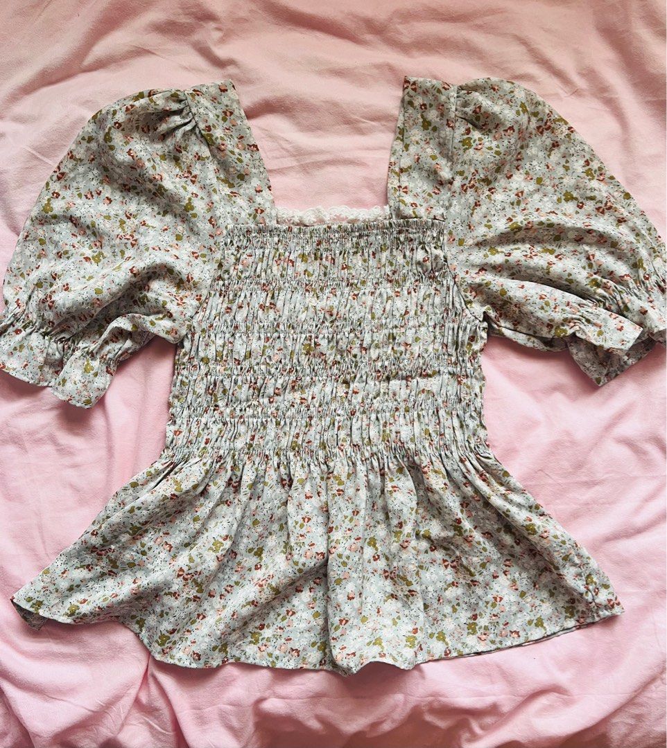 Floral Puff Sleeve Top (Category: Blouses) located in Rizal. Submitted by bubbles_1313 (Listing ID 1411006984, Image 2). Description: rfs: DECLUTTERING - used once for an event! - can fit s-m .