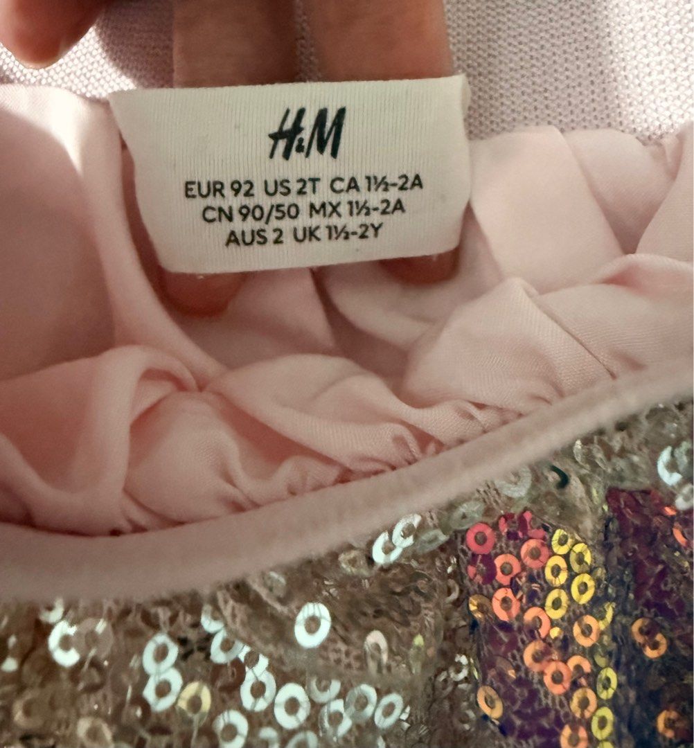 H&M Kids Skirt (Category: Babies & Kids Fashion) located in Las Pinas. Submitted by aubryan (Listing ID 1411052410, Image 2). Description: In excellent condition Lightly used Size: 1 1/2 - 2 y (fits til 4y).