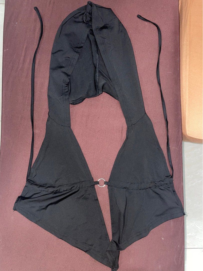 Hooded Black Top with sleeves (Category: Sleeveless) located in Manila. Submitted by ava_declutters (Listing ID 1411070649, Image 2). Description: - Fits S-M - Worn once - Pm for ww pic - No flaws.