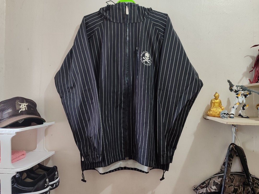 iDiom Mastermind Skull Striped Jacket XL (Category: Coats, Jackets and Outerwear) located in Antipolo. Submitted by grailed_rizal (Listing ID 1410937054, Image 3). Description: Size: 24x28 - Nego - iDiom black and white striped jacket - Skull and crossbones design on front and back - Size: XL - Features: Hood, zipper closure, front pocket, drawstring at the bottom - Inner lining: White.