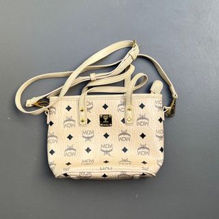 (Category: ) located in . Submitted by fave_thrift (Listing ID 1410941785, Image 1). Description: .