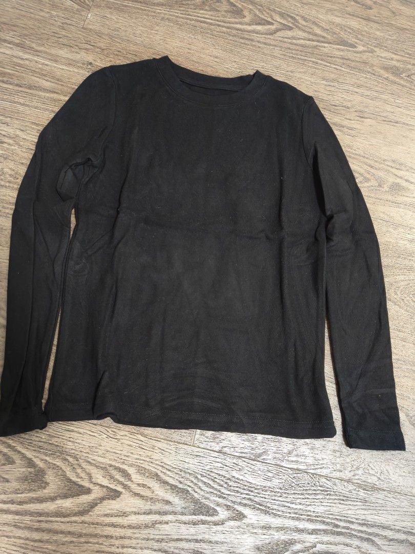 Multi soft material pullover (Category: Other Tops) located in Singapore. Submitted by mikiyo888 (Listing ID 1410947777, Image 2). Description: soft material good to act as inner wear.